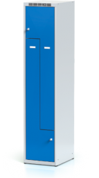 Dělená plechová šatní skříň s vloženými dvouplášťovými dveřmi 